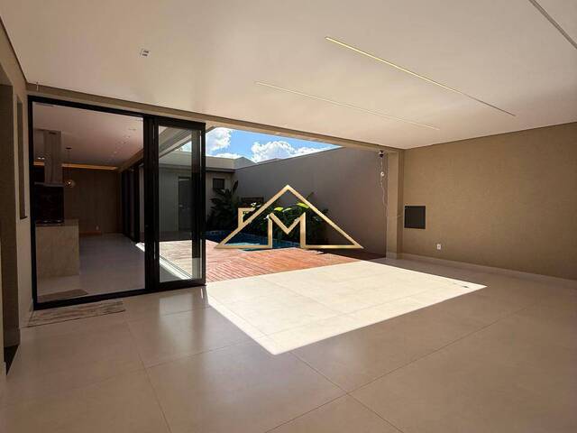 #311 - Casa para Venda em Franca - SP - 1